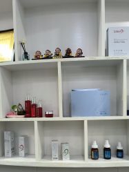 -苗方清颜专业祛痘·皮肤管理