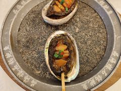 石锅大鲍鱼-品海楼·大连海胆锅贴馆(东港店)