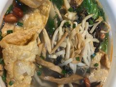 -丽丽三鲜螺蛳粉(田林路店)
