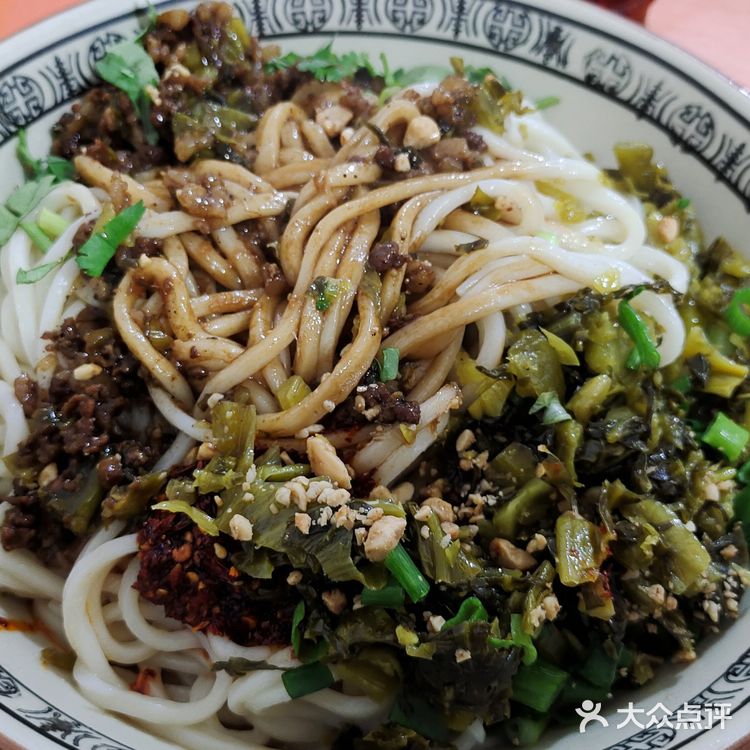 打工人的快乐，一碗给力的成都担担面