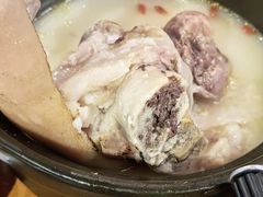 -爆炸头阿姨小四川正宗川味小吃(无任何分店)