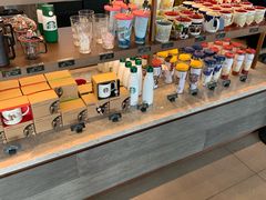 零售区-星巴克(浦东机场T2到达店)