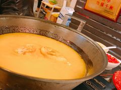 -鲜入围煮花胶鸡海鲜火锅