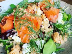 三文鱼沙拉-BOR Eatery(安福路店)