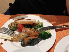 -亚龙湾希尔顿自助餐厅·海鲜·烧烤·沙滩BBQ·现场乐队