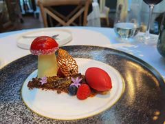 圣诞草莓蛋糕佐树莓冰霜-Le Bistrot de Racine