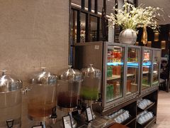 -广州万富希尔顿酒店·感趣自助餐厅·金秋蟹宴生蚝海鲜刺身