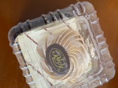 -红宝石·鲜奶小方·海派西点房(联洋店)