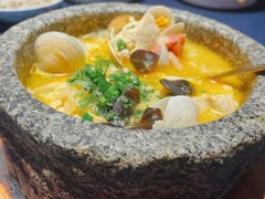 维园特色石锅豆腐-维园悦谱·海派家常菜(乌鲁木齐南路店)