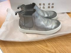 -爱革·奢品·鞋包·衣物·家居(金桥国际商业广场店)