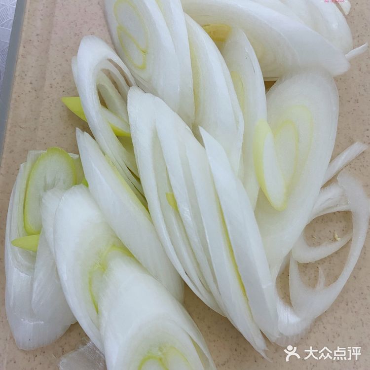 小羔羊肉配大葱段～～美味不断