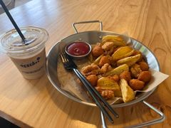 -J Create城市露营咖啡·简餐·宠物(上海动物园店)