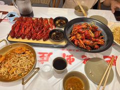 -肥肥虾庄·金牌油焖大虾(汉口城市广场店)
