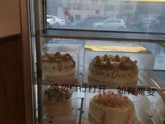 -红宝石·鲜奶小方·海派西点房(南丹店)