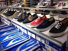 -SKECHERS 斯凯奇(上海国际时尚中心店)