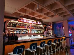 -Pinchy's Lobster & Champagne Bar