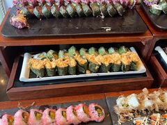 -大中华希尔顿酒店-念自助餐·嗨啤·小龙虾