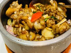 砂锅葱香蛙-南麓·浙里(外滩店)