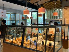 面包甜点陈列柜-Dough&Joe团憩(瑞虹天地月亮湾店)