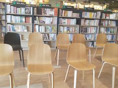 -新华书店(保利水城店)