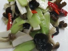 碧绿野山菌-尚岛私房菜(西方巷店)