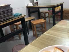 大堂-胡记锅贴·沪上游子老鸭粉丝汤(太原路店)
