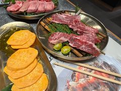 -草家酱蟹炭火烤肉店(珲春南路二店)