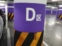 -白玉兰广场停车场