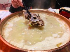 -虾弄弄海派小龙虾·牛羊蝎子火锅