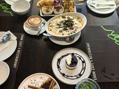 -Chom Cafe and Restaurant