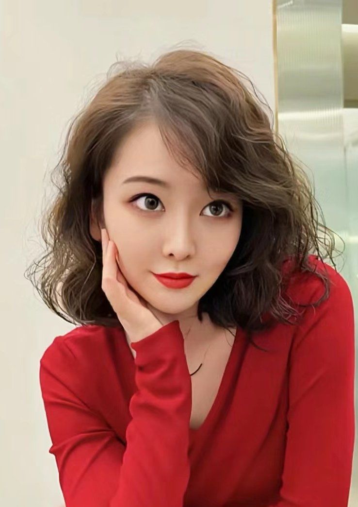 女神芭比烫,中短发.适合发量少的姐妹,比直发显发量