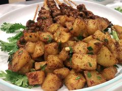 香辣孜然牛肉串-犇逸·乐山跷脚牛肉·四川现炒(览海店)