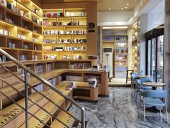-新华书店(顺峰山公园店)