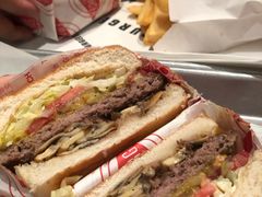 蘑菇牛肉汉堡-FATBURGER 特富客汉堡(外交公寓店)