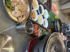 -围炉肉舍•炭烤活鳗•丹东海鲜烤肉(步行街店)