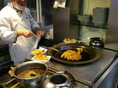 -老新隆牛肉锅贴(新街口店)