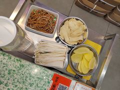 -肖婷姐大铁锅重庆火锅(南湖店)
