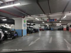 -中山公园-龙之梦停车场