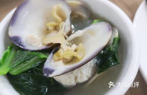 Sand Clam and Tofu Soup with Mustard Greens