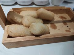 -洪氏嗨捞·广东猪肚鸡·椰子鸡火锅(西咸万象城店)