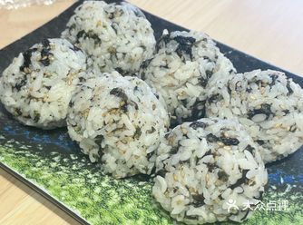 小小的雪花飘下来尊嘟太喜欢啦虽然超级冷但是吃了部队锅