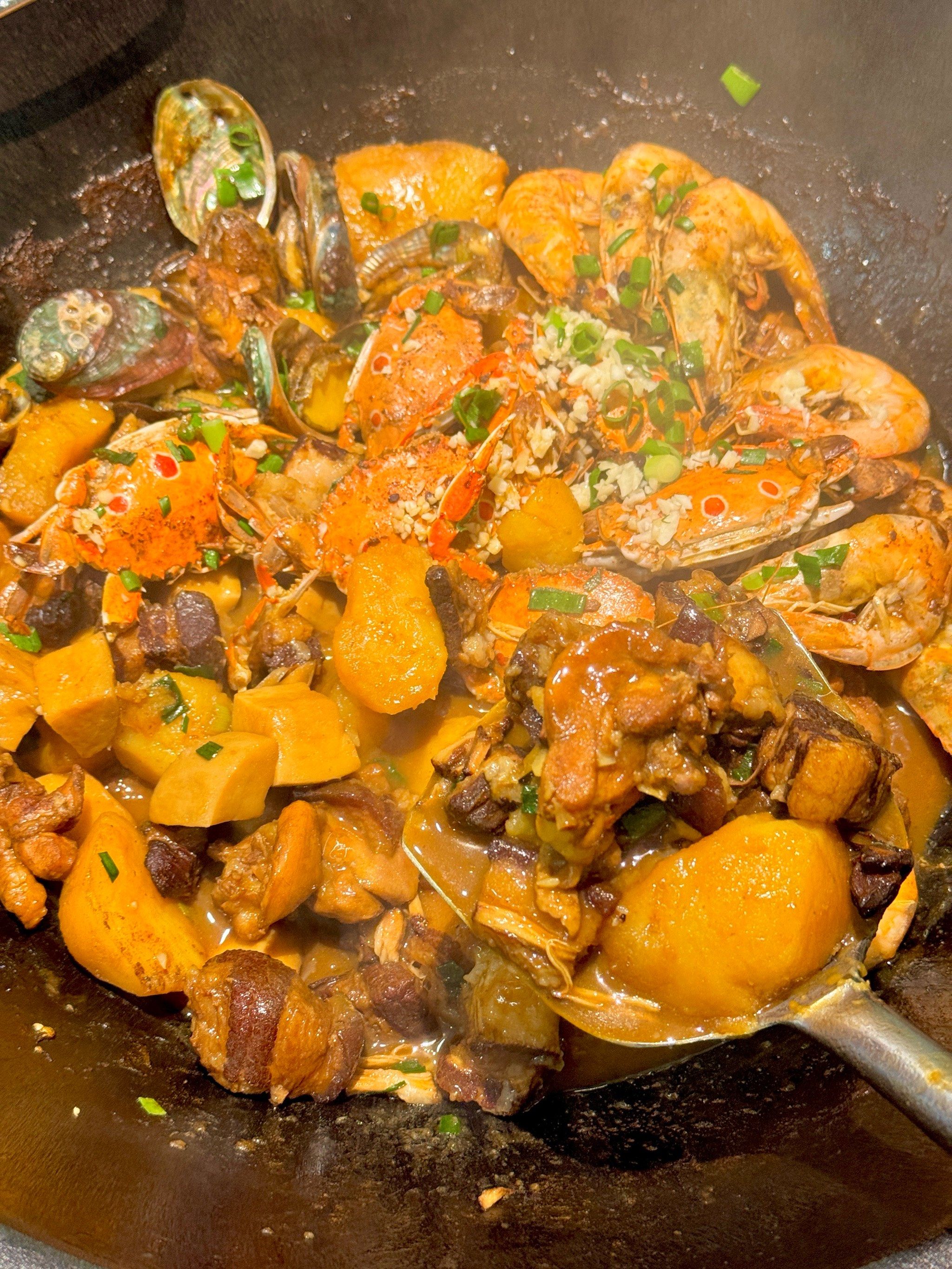 来哈尔滨吃到了正宗铁锅炖!美滋滋