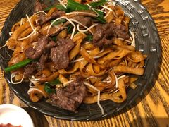 干炒牛河-彩蝶谷美食廊·粤式经典南番顺·铁板烧烤泰风味(广州长隆酒店)