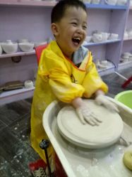 -泥娃娃DIY陶吧(易生活购物公园店)