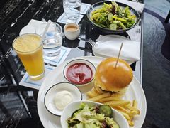 牛肉汉堡-希尔顿南海酒店·观廊大堂吧·海景下午茶