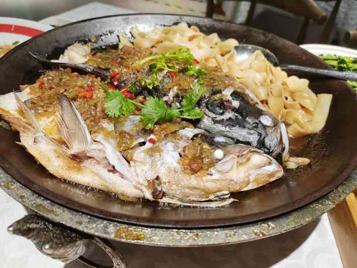 刘正萍·阿婆鱼头(相城店)-"昨天中午和几个同事一起去吃的,这家店之