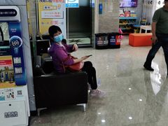 -茂菊口腔连锁(浦东南路店)