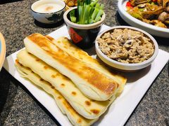 虾酱卷子-渔民船说·北塘海鲜·天津菜·海肠捞饭(北塘古镇店)