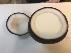 -志龙皇冠吃货椰子铺