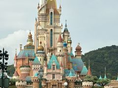 -小镇影院迪士尼小熊Duffy与他的朋友合影地